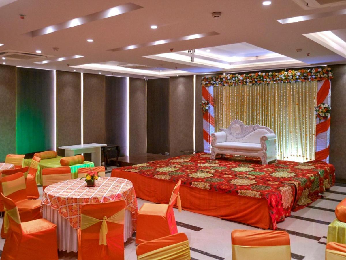 Hotel Saket 27 Új-Delhi Kültér fotó