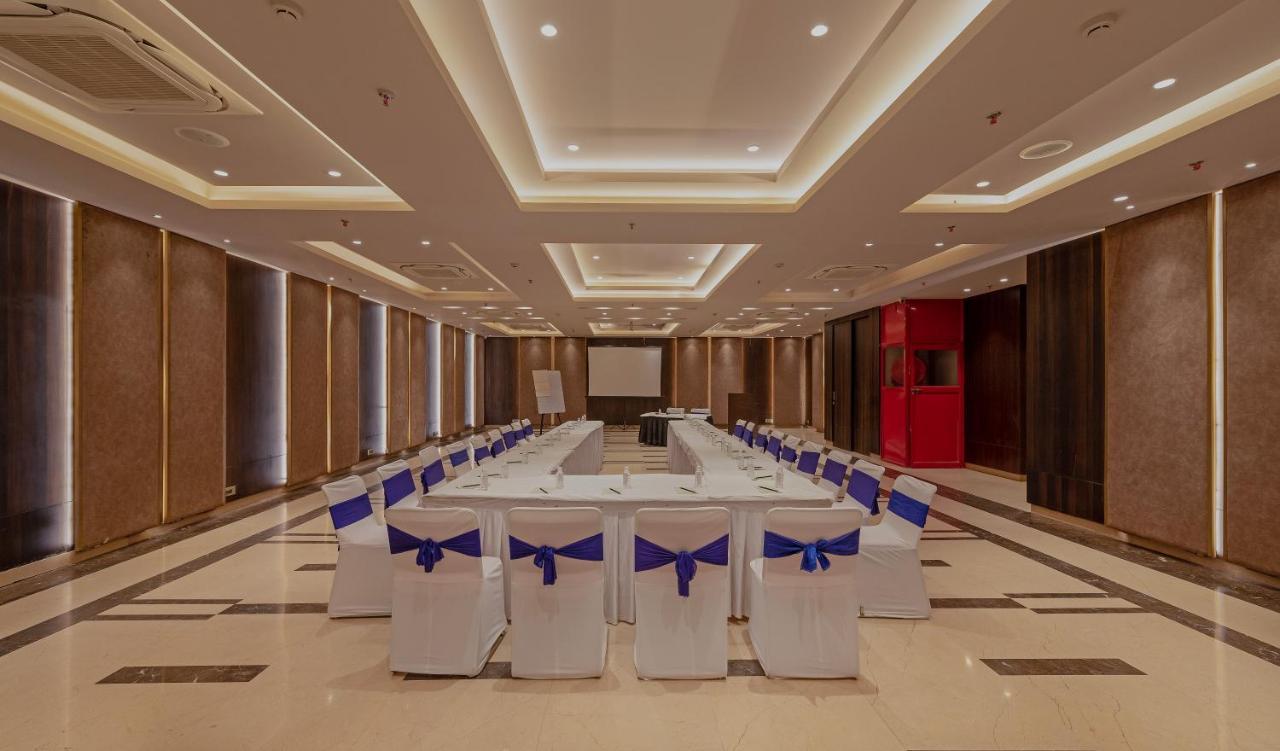 Hotel Saket 27 Új-Delhi Kültér fotó