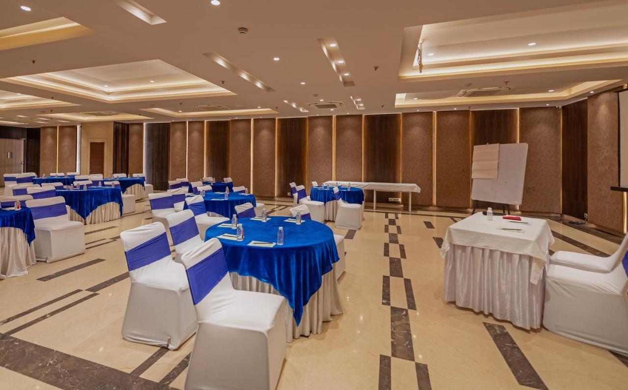 Hotel Saket 27 Új-Delhi Kültér fotó