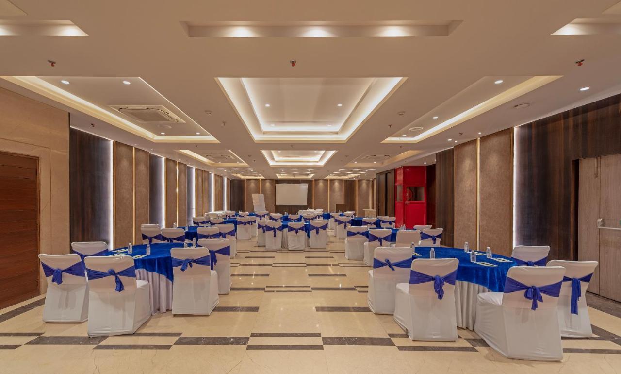 Hotel Saket 27 Új-Delhi Kültér fotó