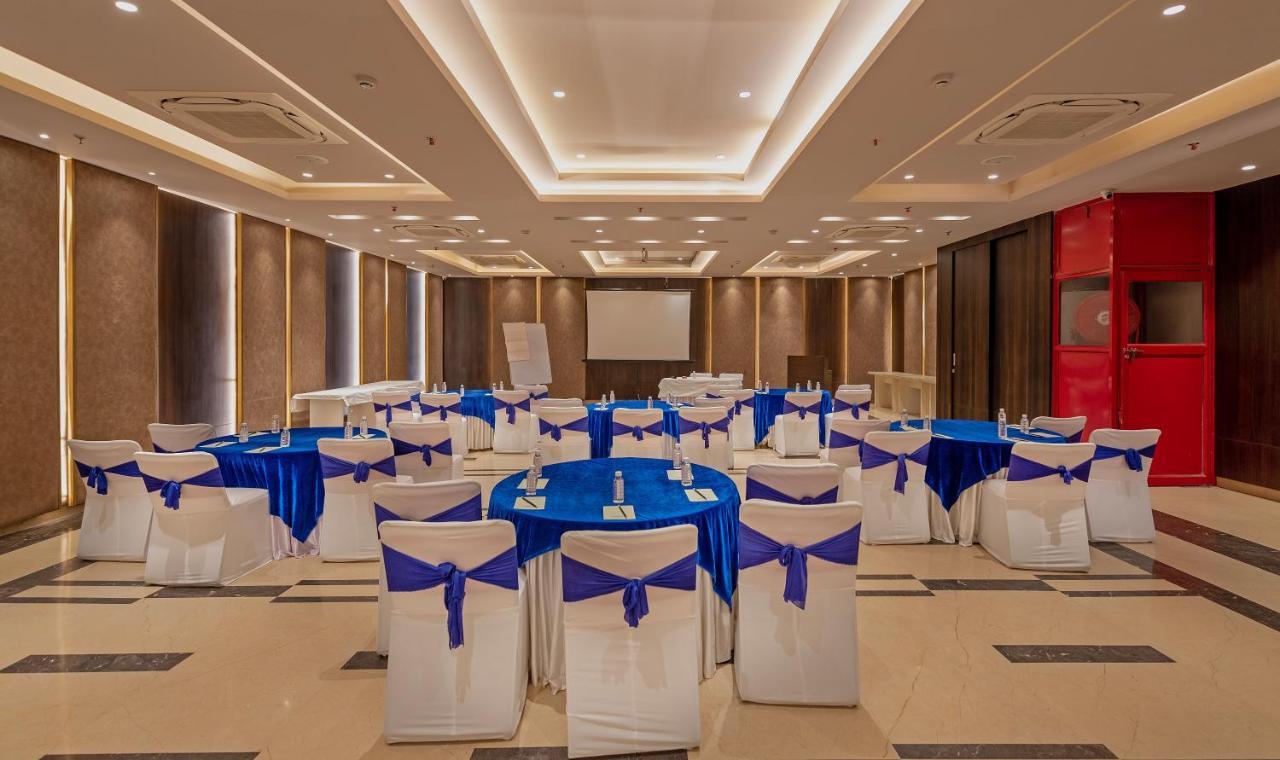 Hotel Saket 27 Új-Delhi Kültér fotó
