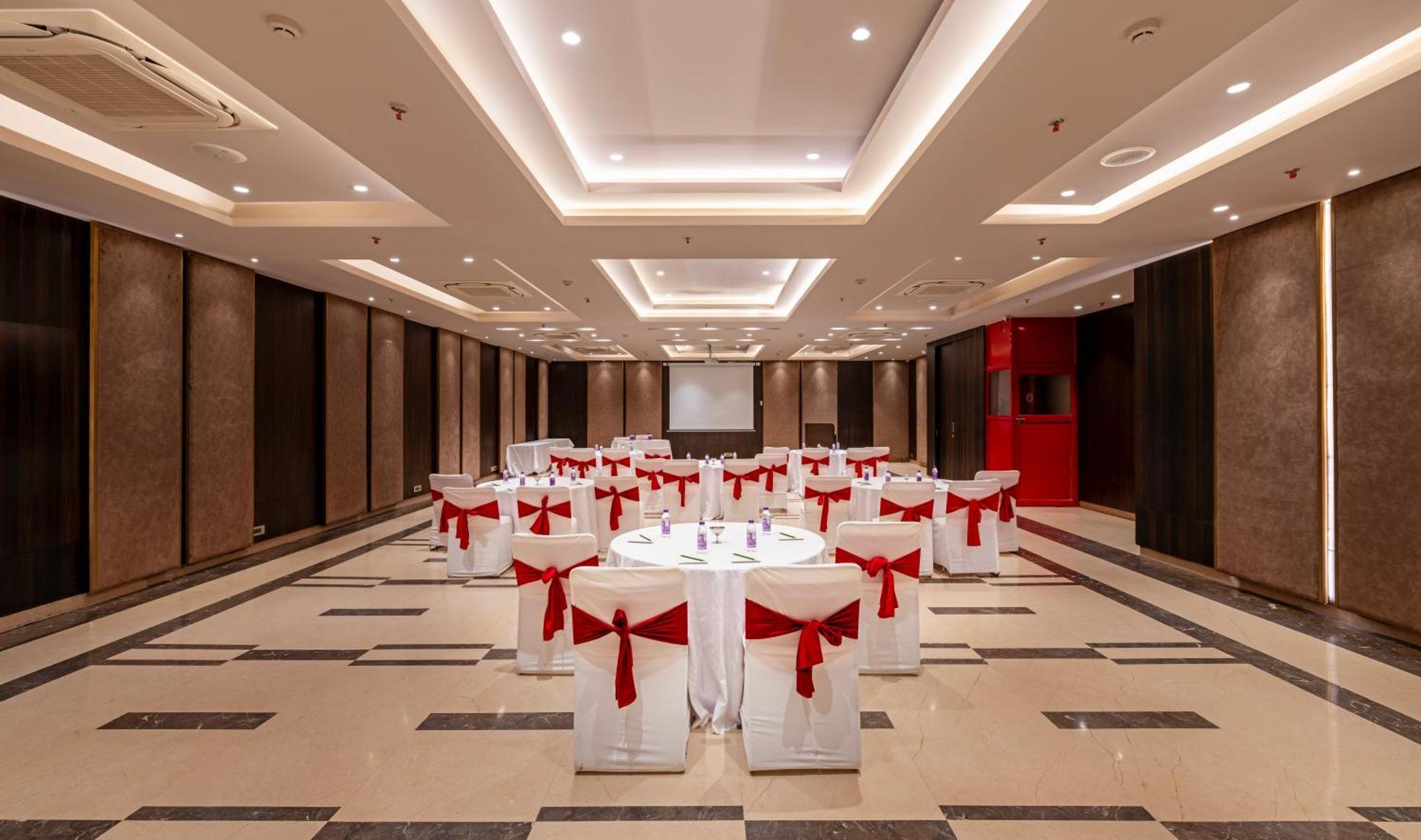 Hotel Saket 27 Új-Delhi Kültér fotó