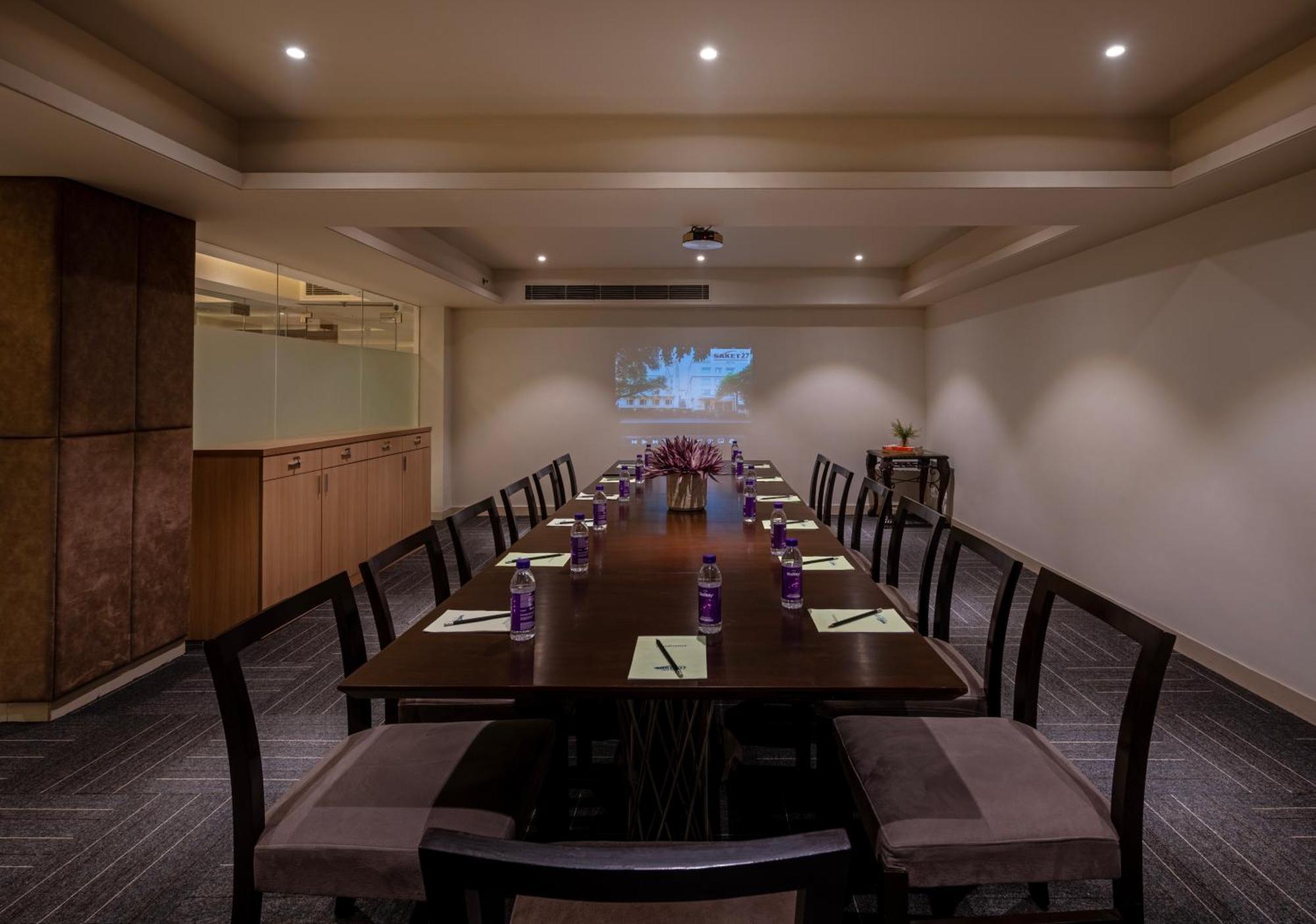 Hotel Saket 27 Új-Delhi Kültér fotó