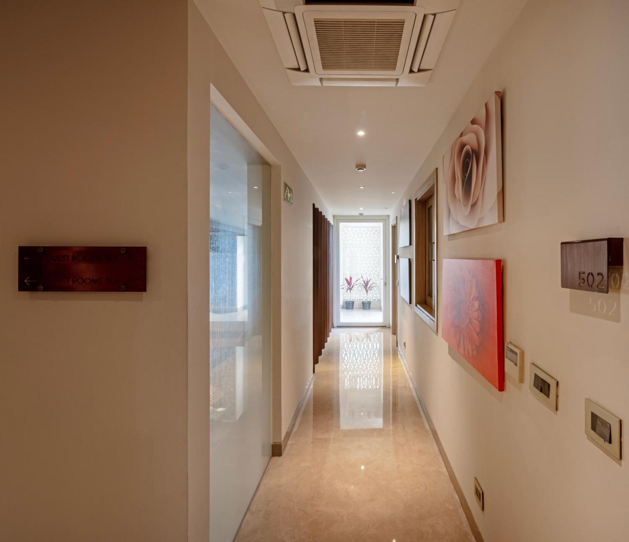 Hotel Saket 27 Új-Delhi Kültér fotó