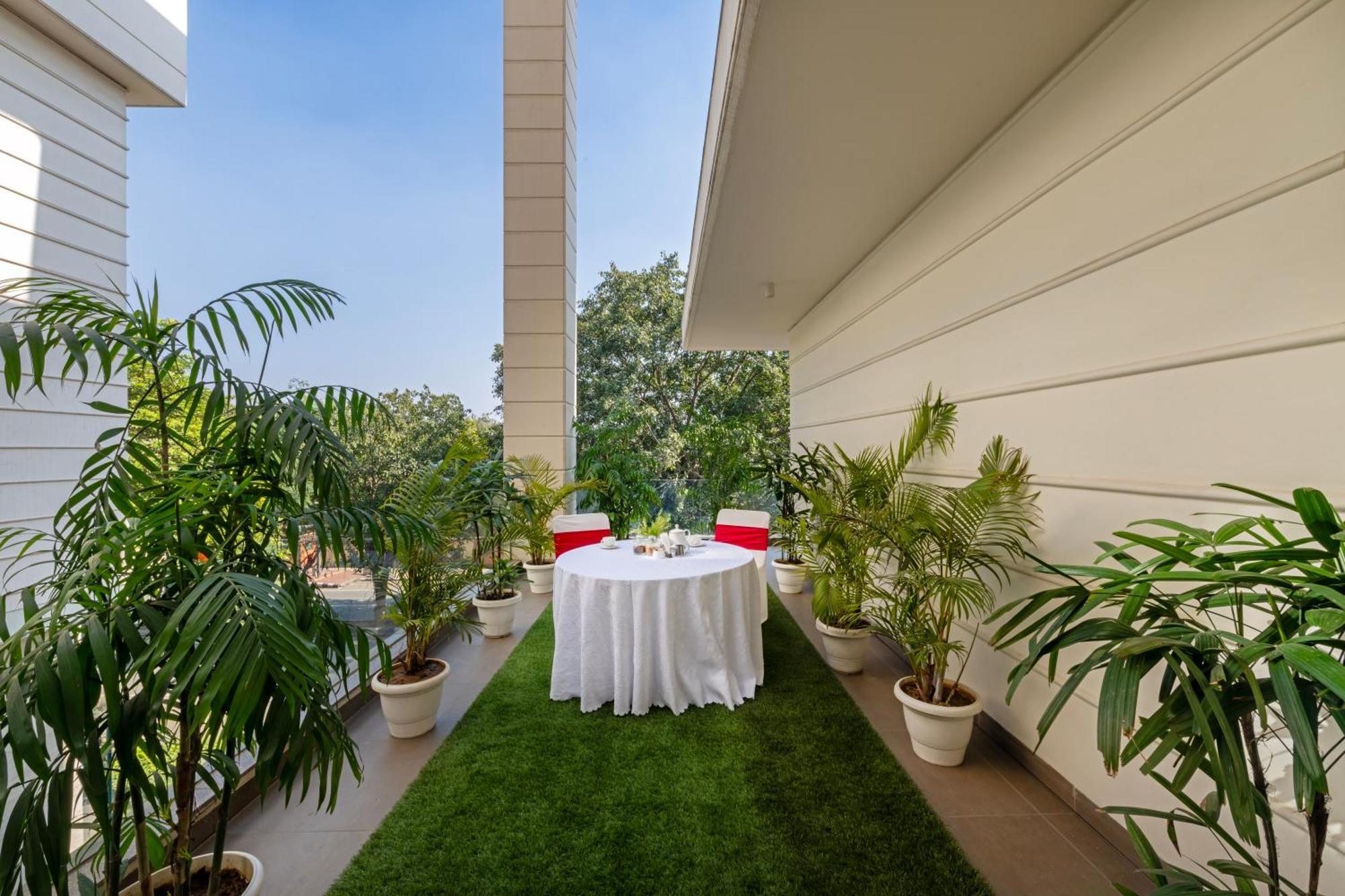 Hotel Saket 27 Új-Delhi Kültér fotó