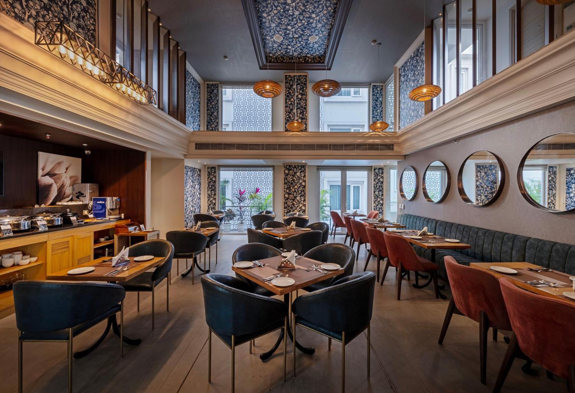 Hotel Saket 27 Új-Delhi Kültér fotó