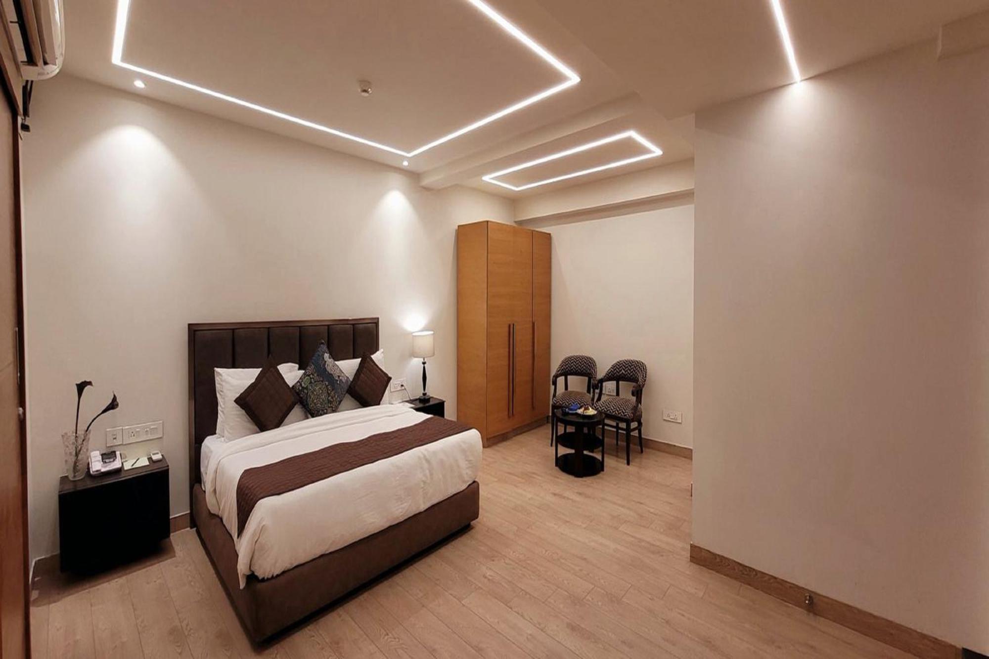 Hotel Saket 27 Új-Delhi Kültér fotó